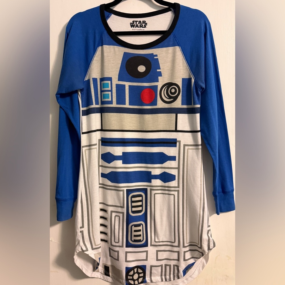 Star Wars - R2-D2 Women’s Night Gown (NWOT)